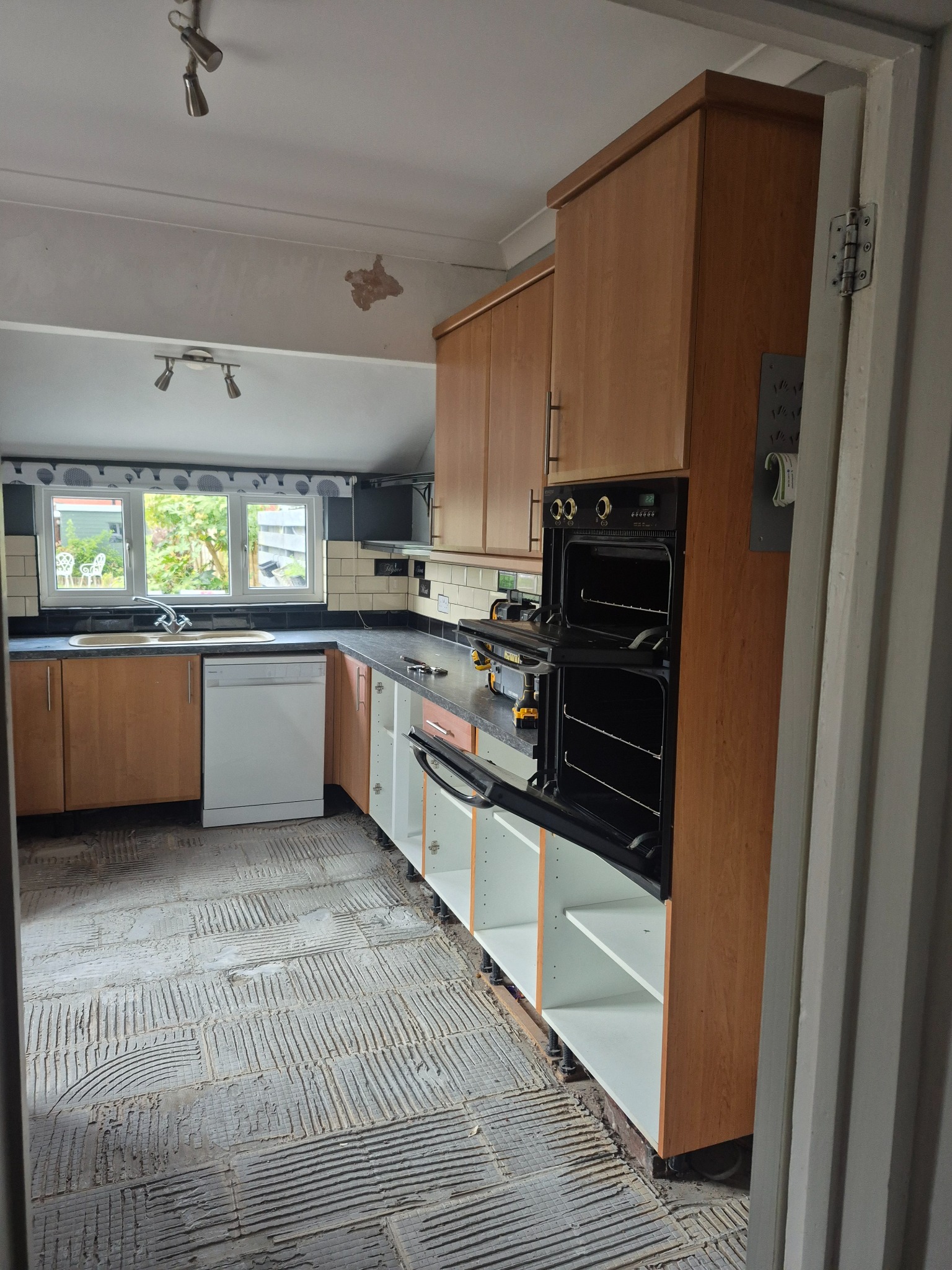Kitchen before refurbishment